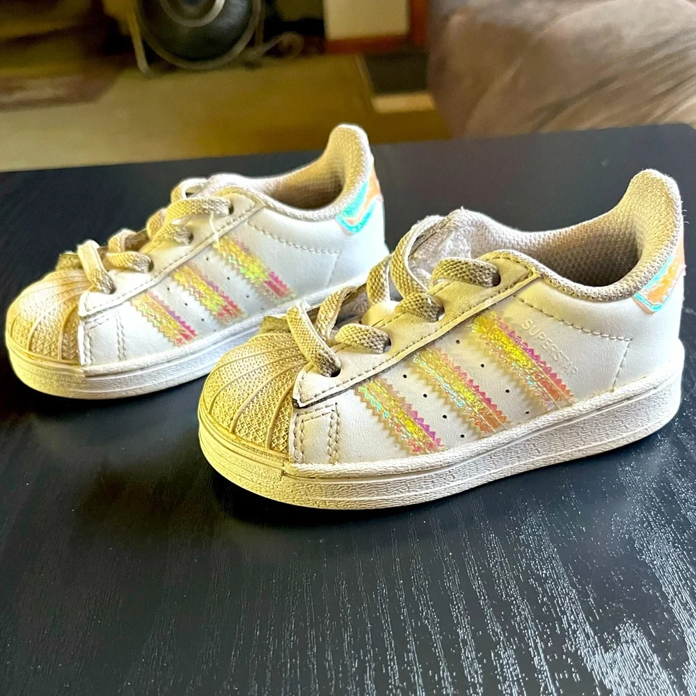 Toddler Girls Addidas Shoes - Picture 1 of 6